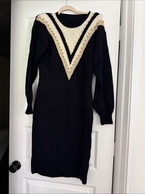 Black Long-Sleeve Knit Dress with Cream V-Panel and Pearl Accents